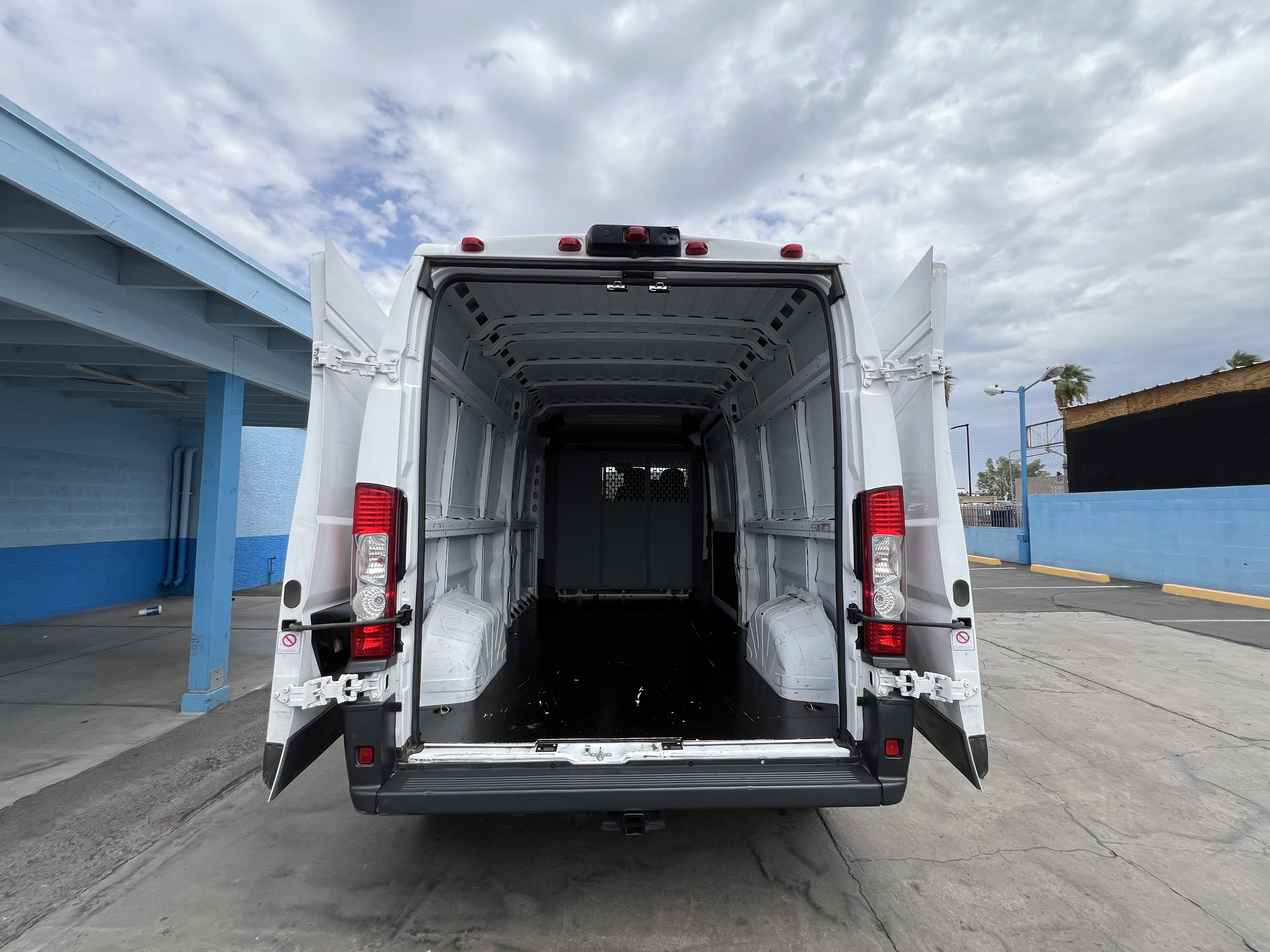 Used 2017 RAM ProMaster 2500 w/ Mopar Trailer Tow Group FWD image 5