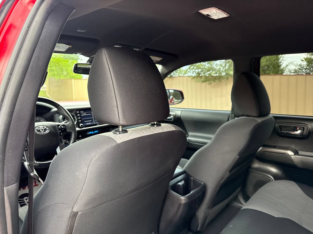 Used 2022 Toyota Tacoma TRD Off-Road AWD/4WD image 19