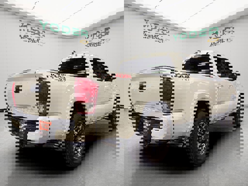 Used 2017 Toyota Tacoma TRD Sport w/ Tow Package image 7