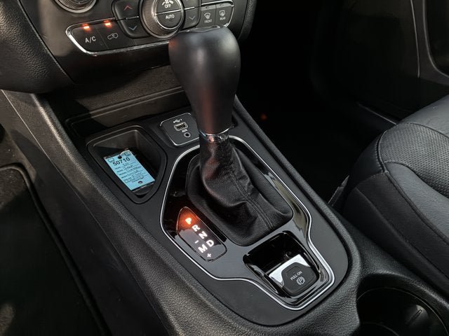 Used 2020 Jeep Cherokee Limited FWD image 16