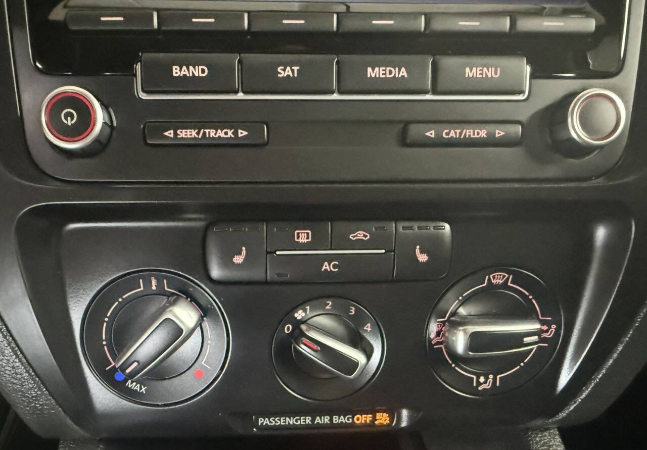 Used 2012 Volkswagen Jetta SE FWD image 14