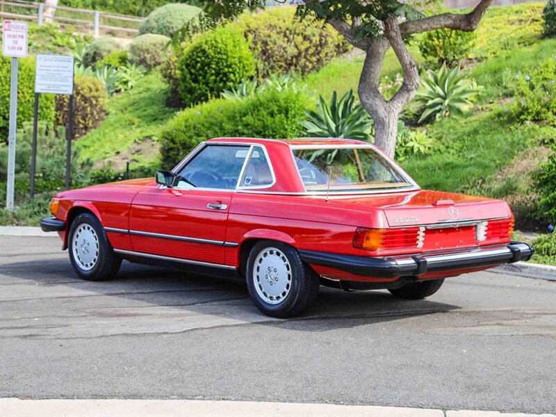 Used 1988 Mercedes-Benz 560 SL image 3