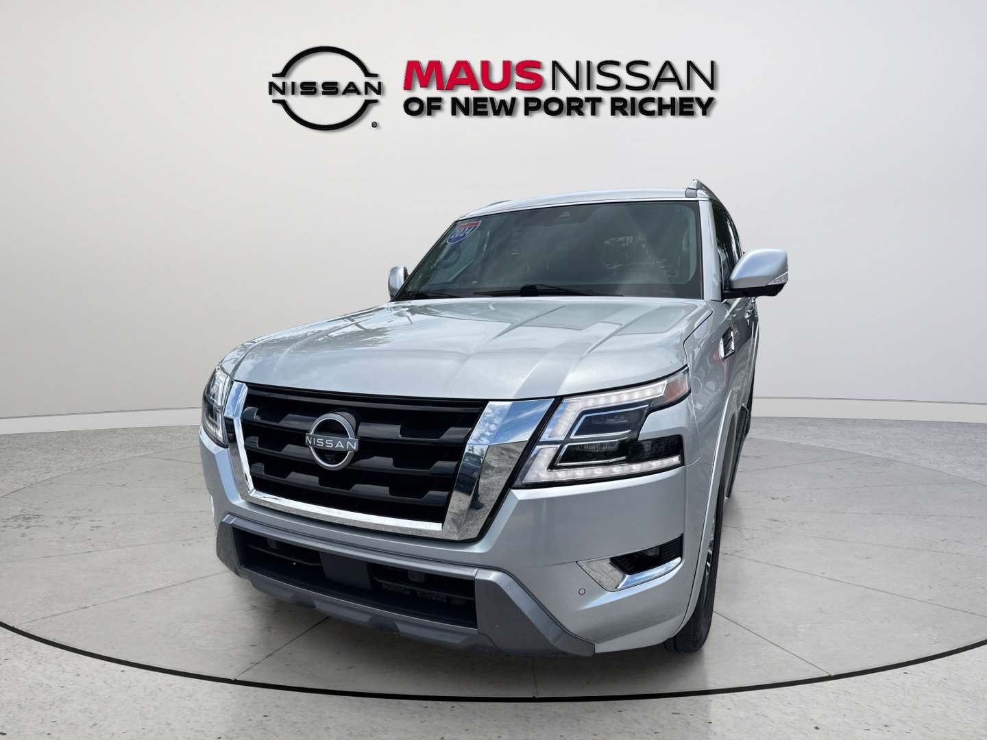 Used 2024 Nissan Armada SL w/ Captain's Chairs Package AWD/4WD image 5