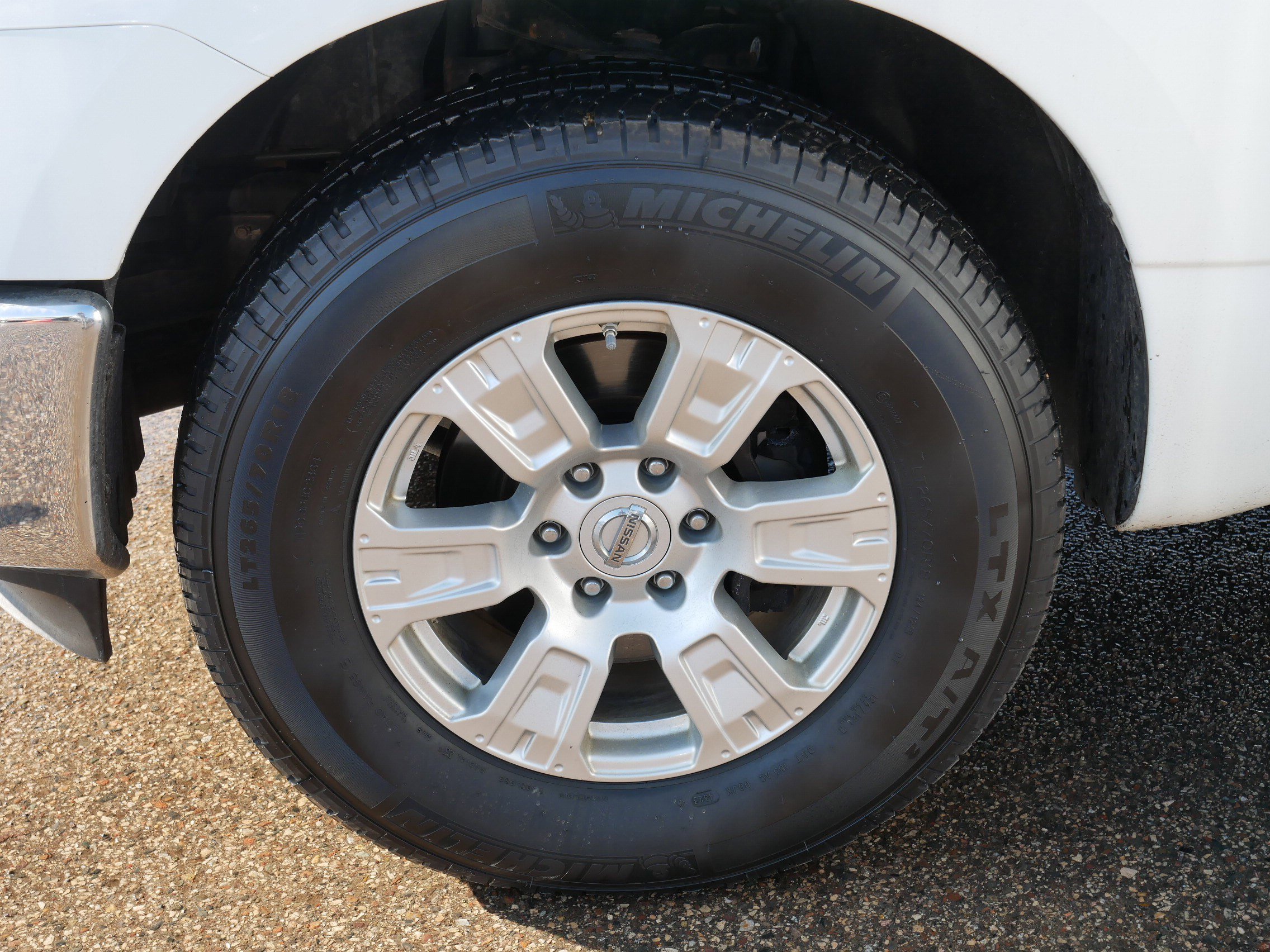 Certified 2017 Nissan Titan SV image 15