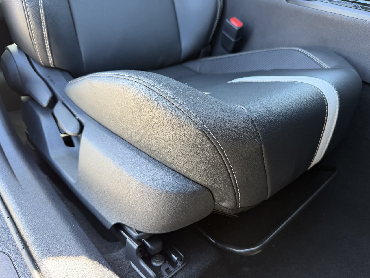 Used 2025 Toyota Camry SE FWD image 25