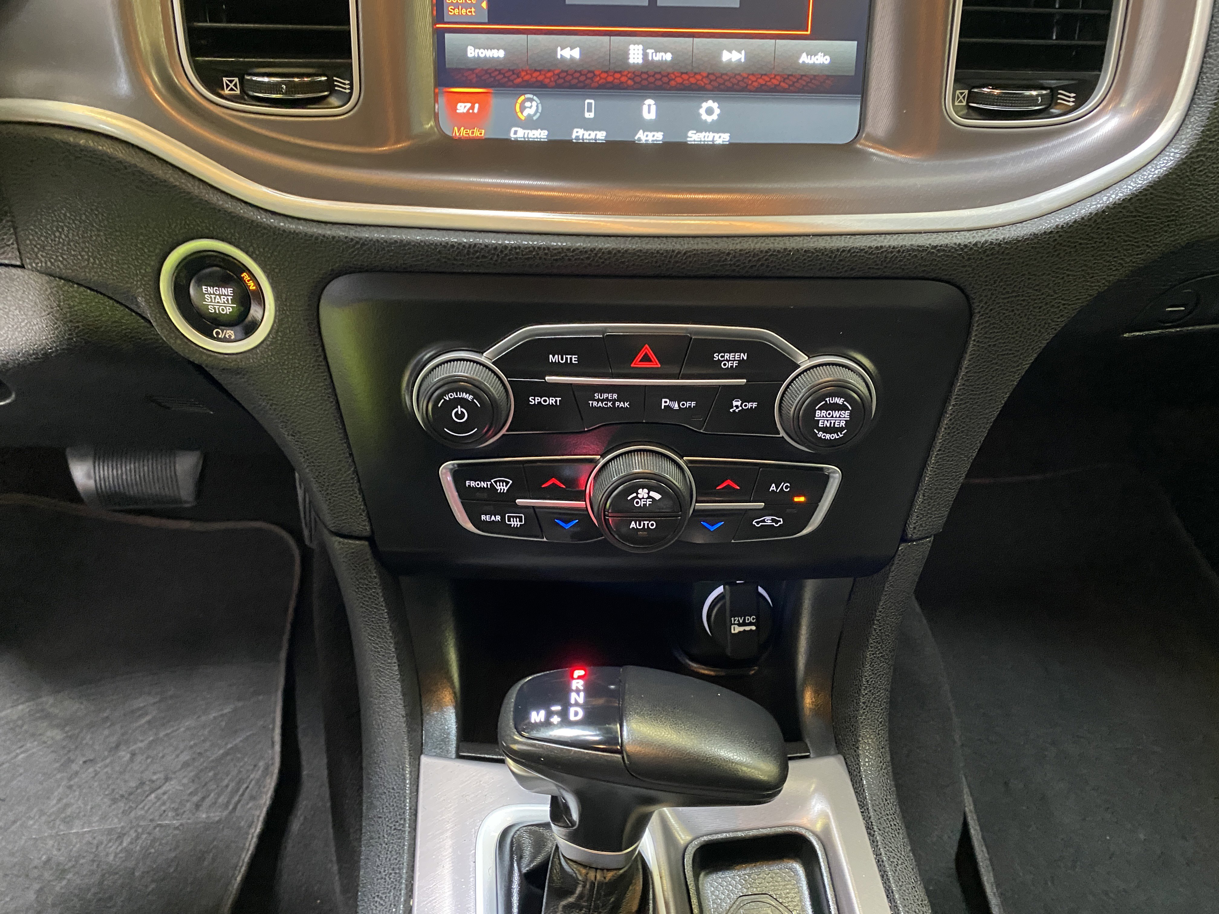 Used 2022 Dodge Charger SXT image 39