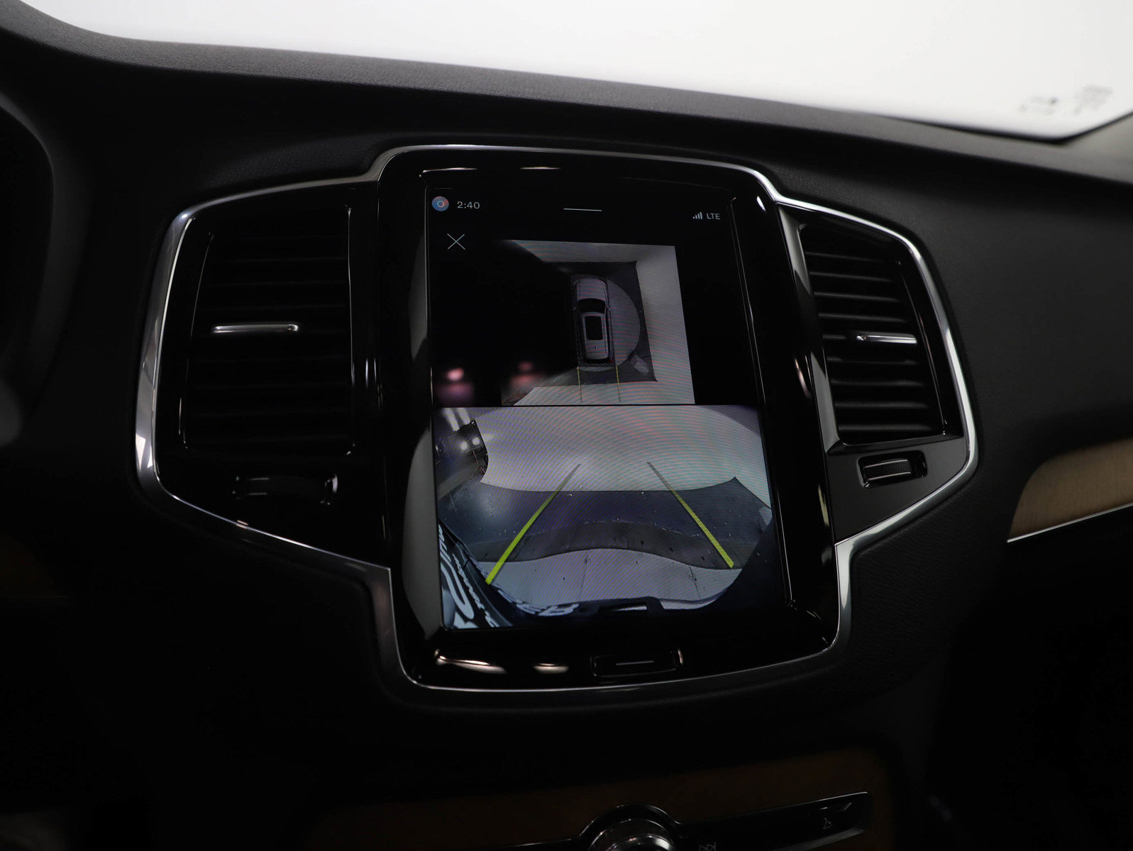 Used 2025 Volvo XC90 B6 Plus image 22