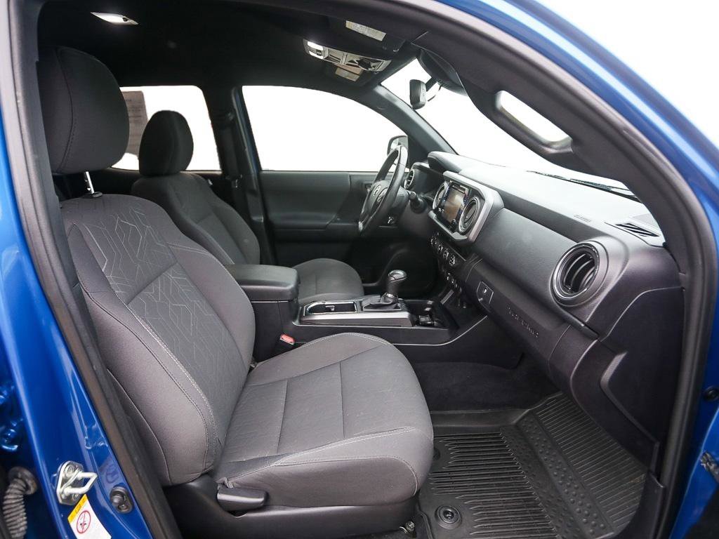 Used 2018 Toyota Tacoma TRD Off-Road image 31