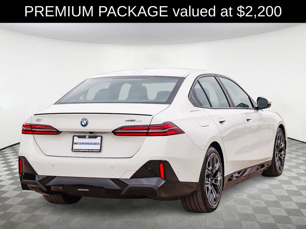 Used 2026 BMW i5 eDrive40 w/ M Sport Package RWD image 4