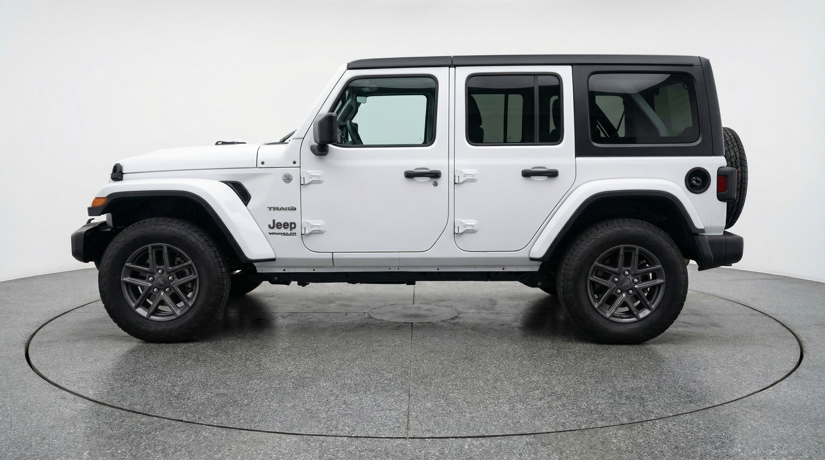 Used 2025 Jeep Wrangler Sport S image 5