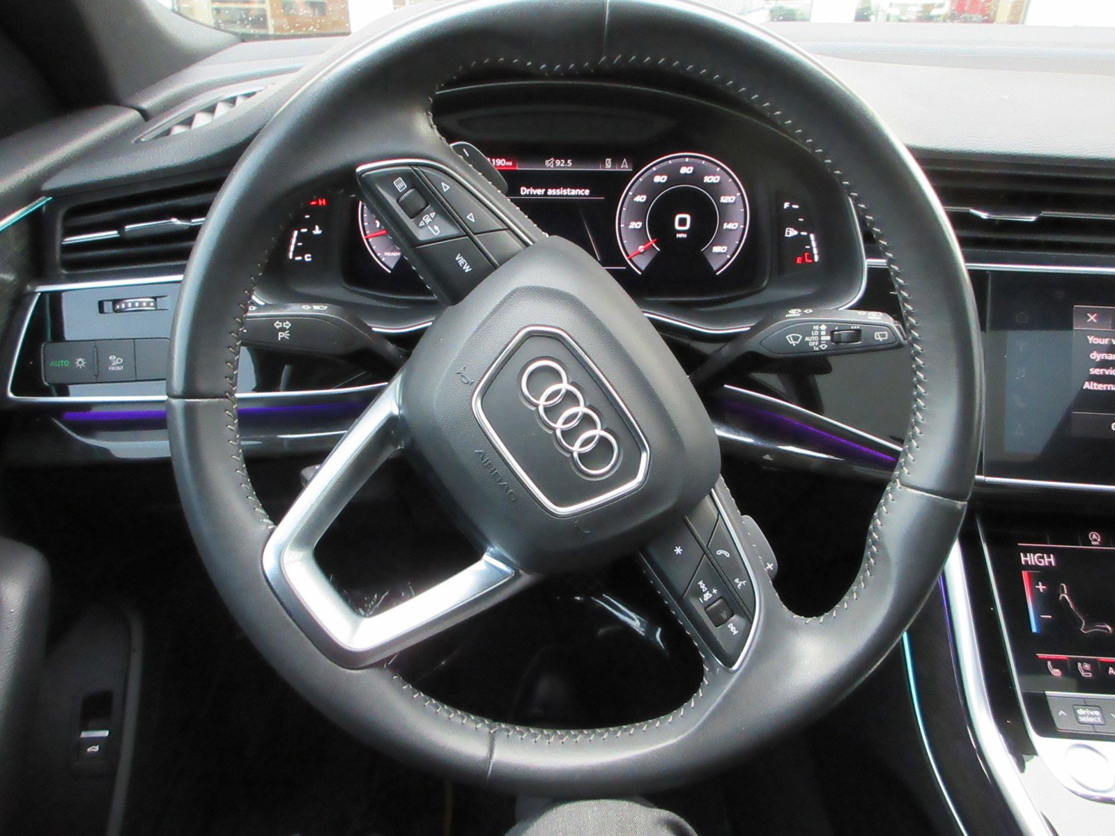 Used 2020 Audi Q8 Premium Plus image 38