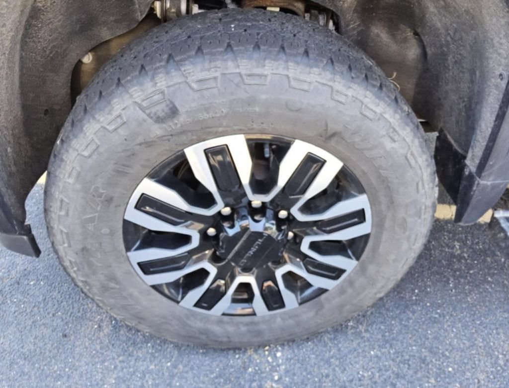 Used 2024 GMC Sierra 3500 Denali Ultimate AWD/4WD image 6