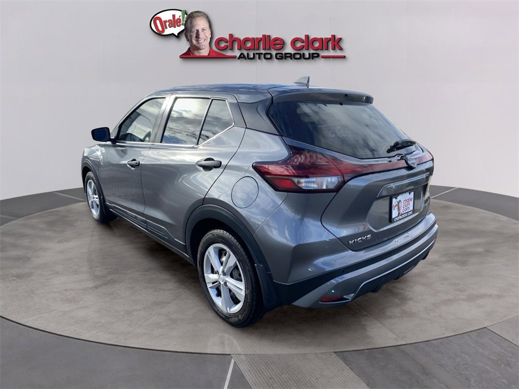 Used 2022 Nissan Kicks S image 4