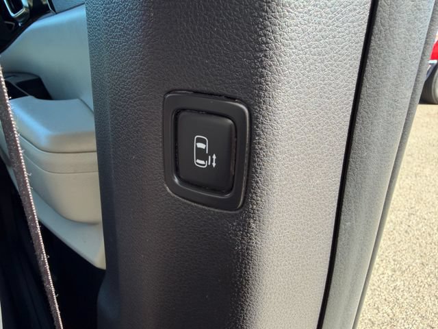 Certified 2024 Kia Carnival EX FWD image 18