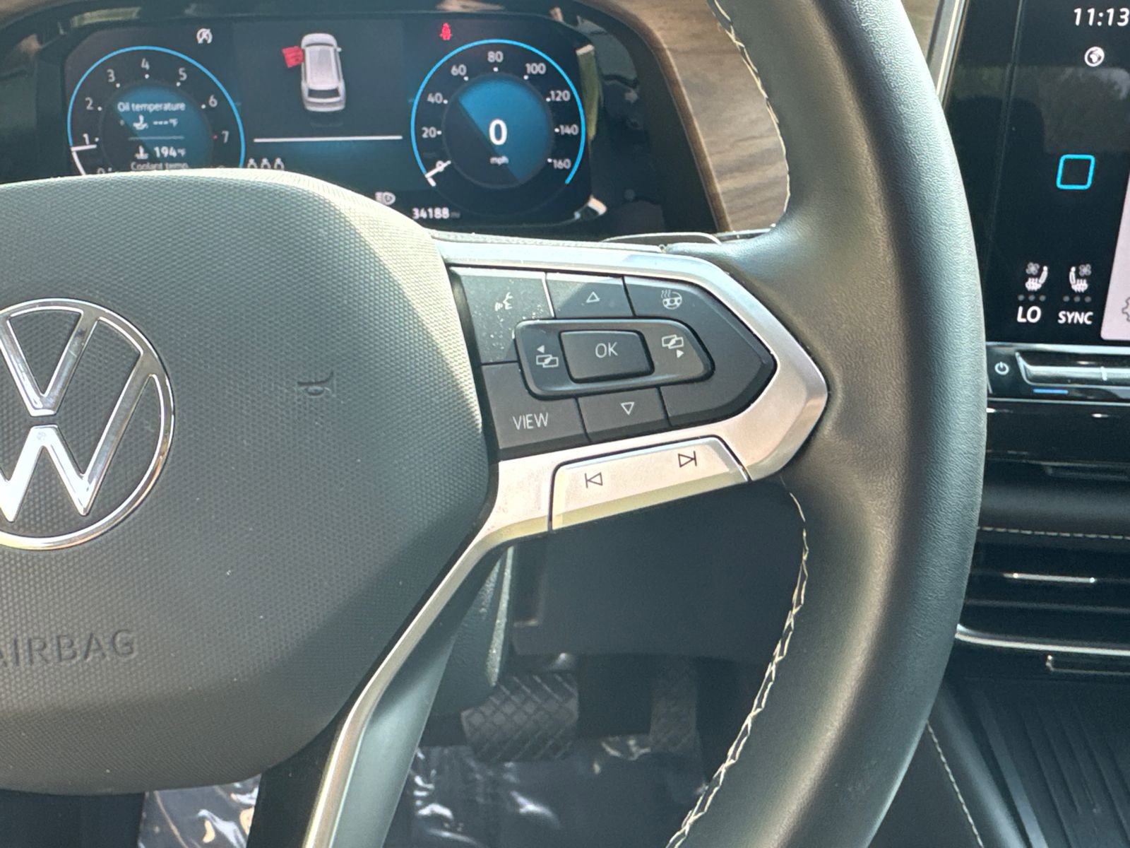 Used 2025 Volkswagen Atlas SE FWD image 27