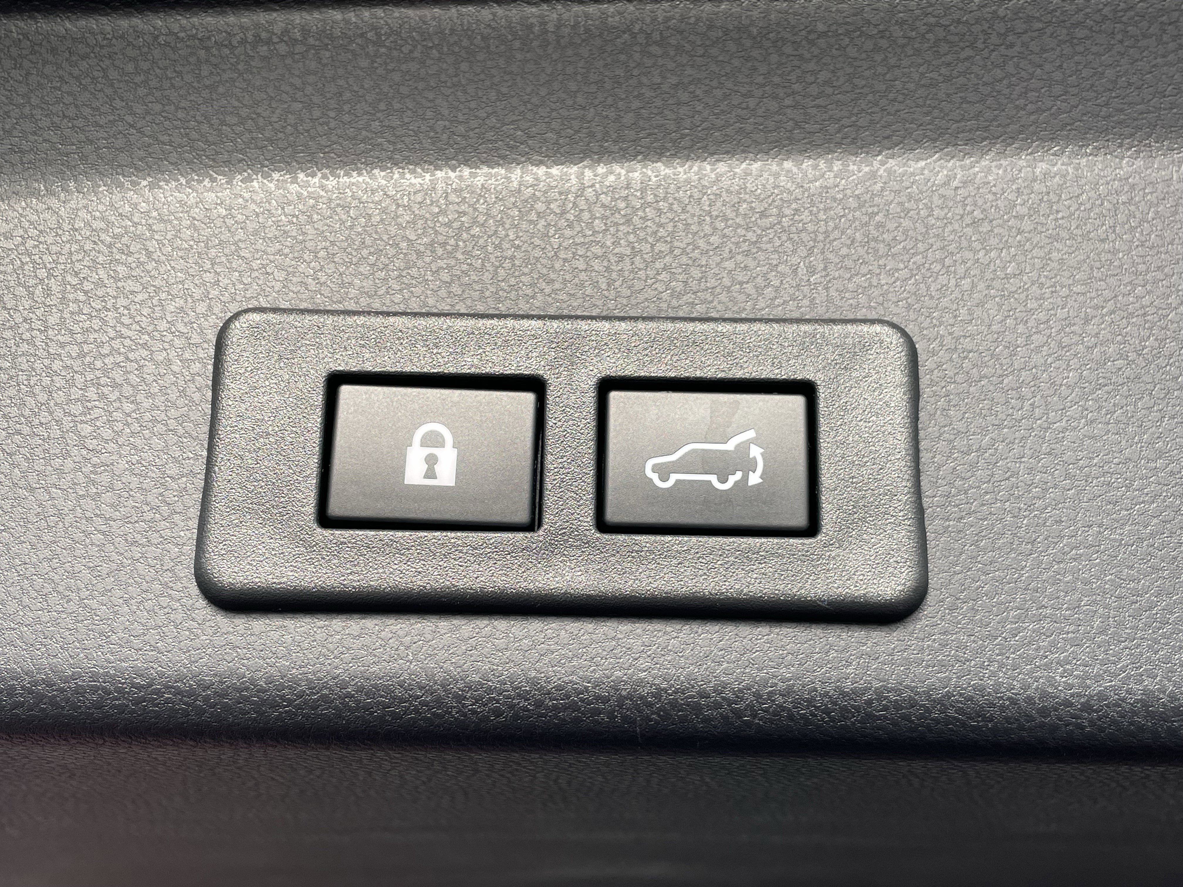 Used 2024 Subaru Ascent Premium w/ Convenience Package image 7