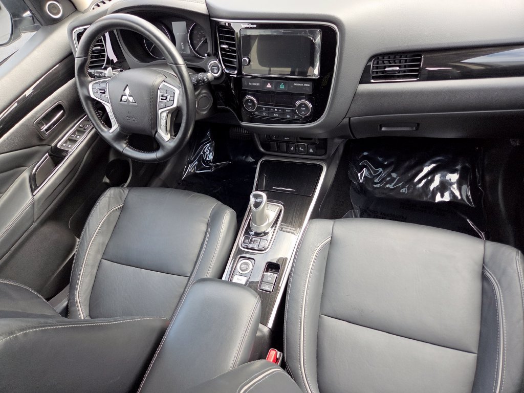 Used 2018 Mitsubishi Outlander 4WD Plug-In Hybrid image 36