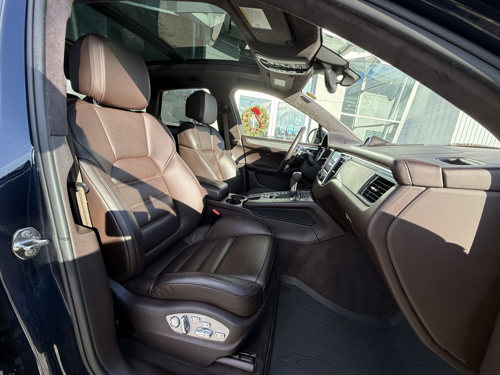 Used 2018 Porsche Macan Turbo image 24