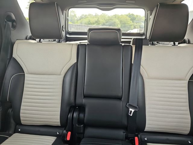 Used 2021 Land Rover Discovery HSE R-Dynamic AWD/4WD image 27