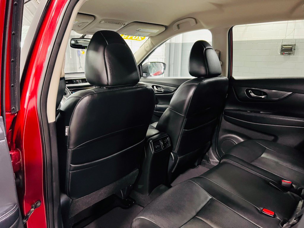 Used 2015 Nissan Rogue SL FWD image 27