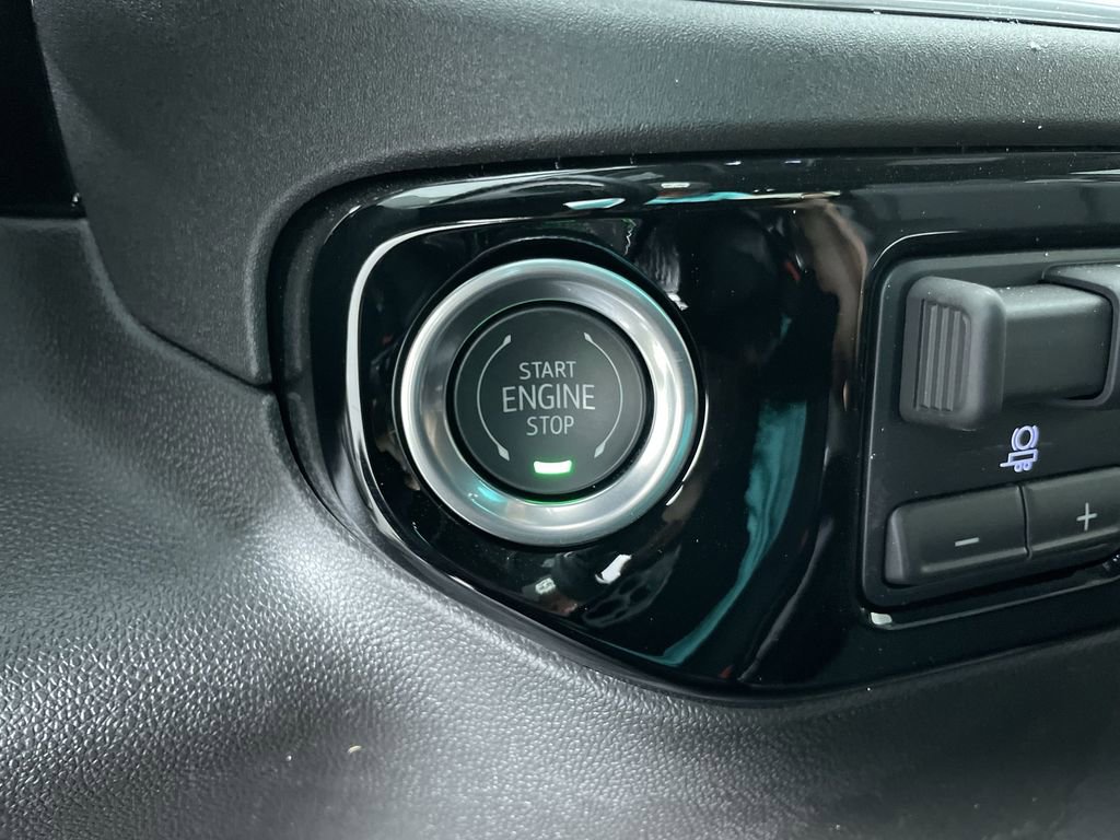 New 2025 GMC Sierra 1500 Elevation image 17