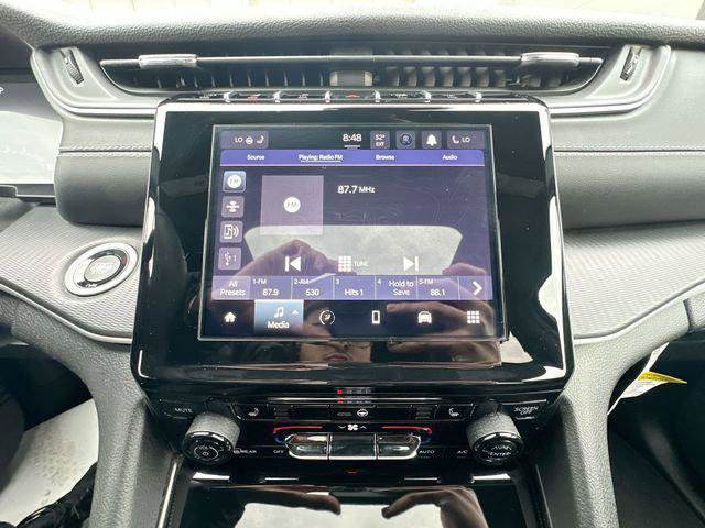 Certified 2024 Jeep Grand Cherokee Altitude image 18