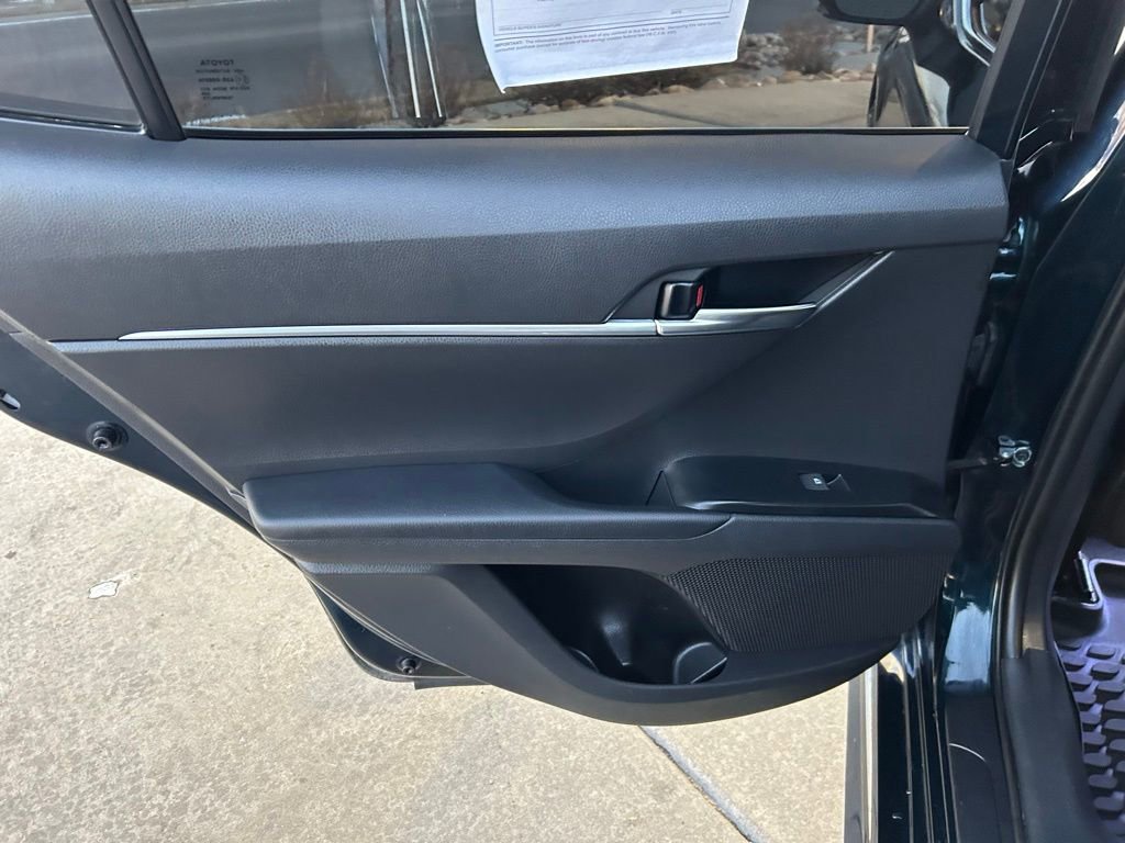 Used 2019 Toyota Camry SE image 25