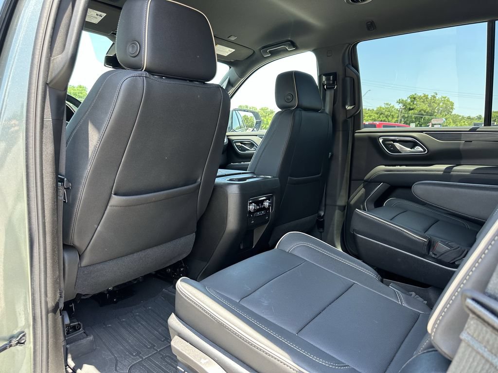 Used 2023 GMC Yukon SLT w/ SLT Luxury Package RWD image 20