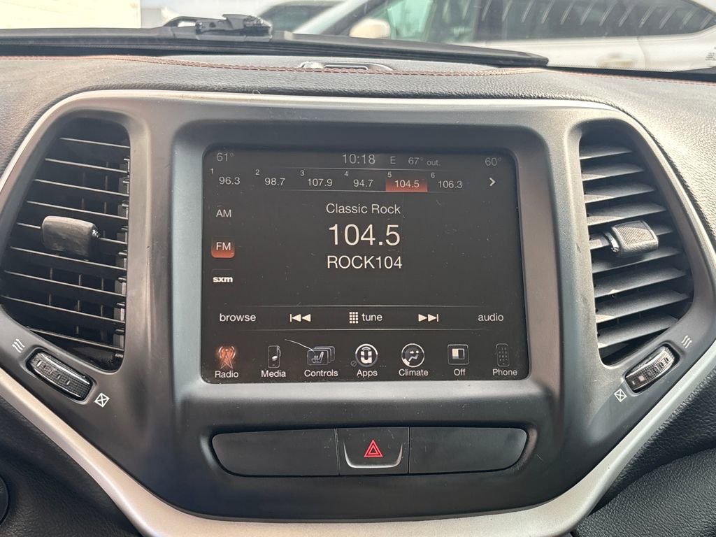 Used 2016 Jeep Cherokee Limited image 12