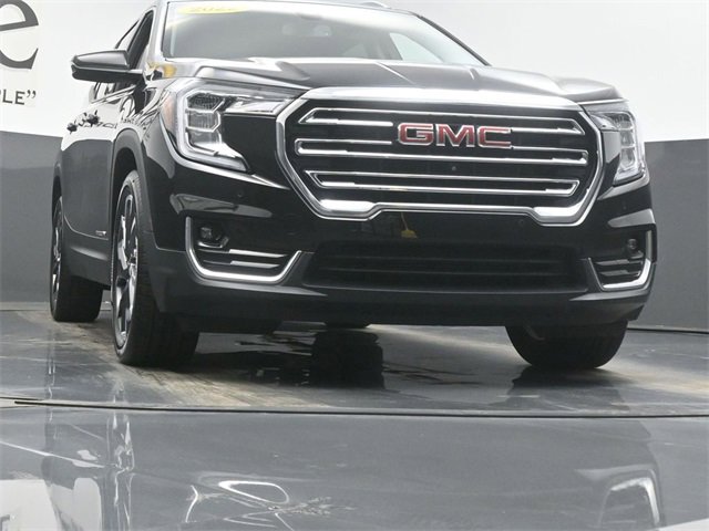 Used 2022 GMC Terrain SLT w/ Infotainment Package II image 3