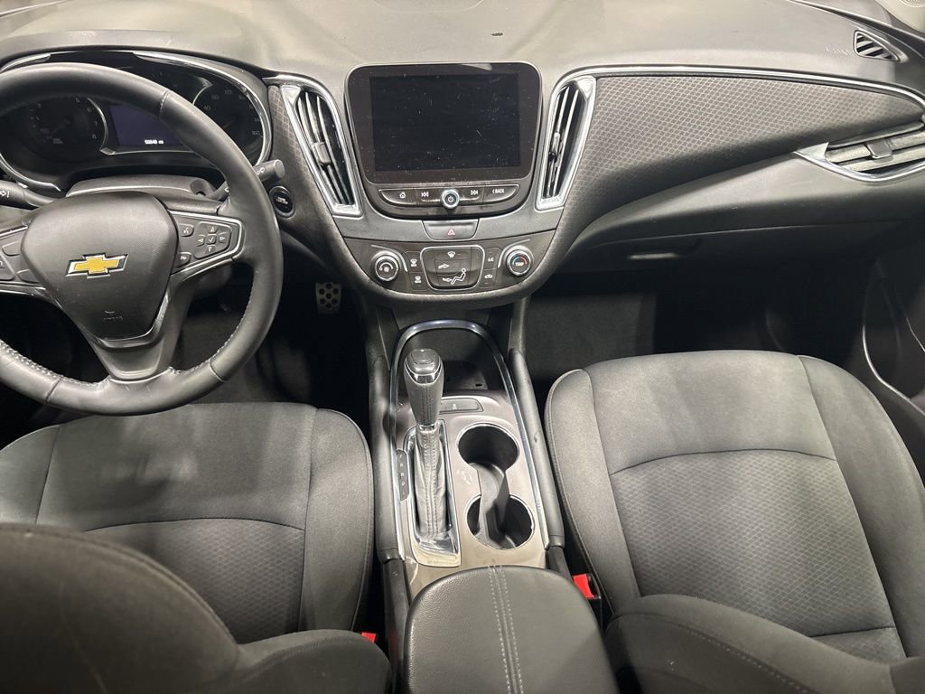 Used 2017 Chevrolet Malibu LT image 6