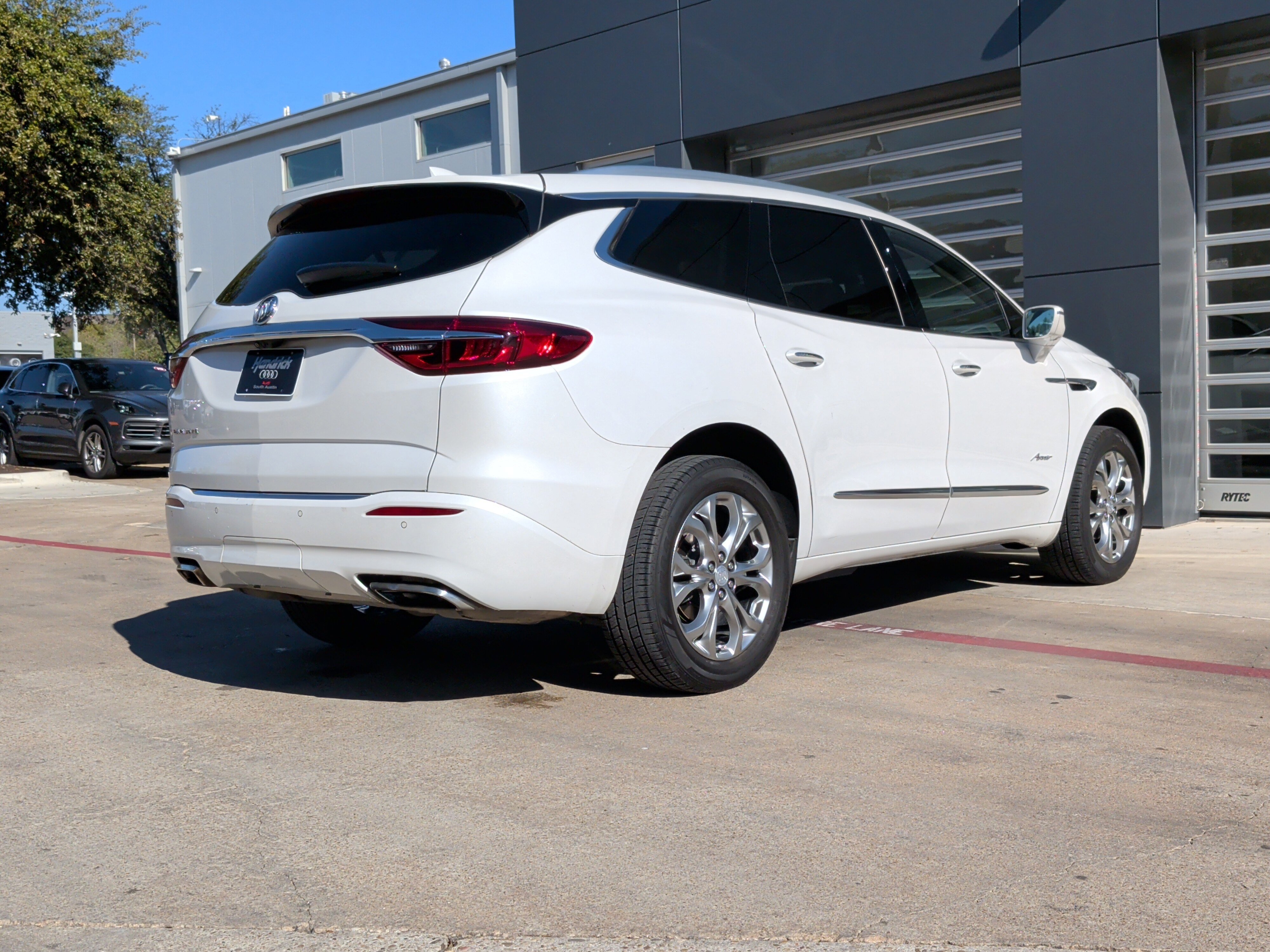 Used 2020 Buick Enclave Avenir w/ Avenir Technology Package image 9
