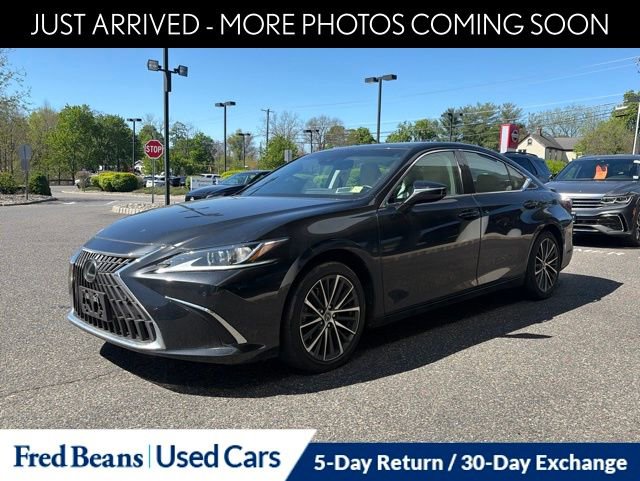 Used 2023 Lexus ES 350 w/ Premium Package FWD image 3