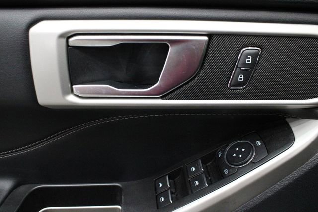 Used 2022 Ford Explorer XLT image 18