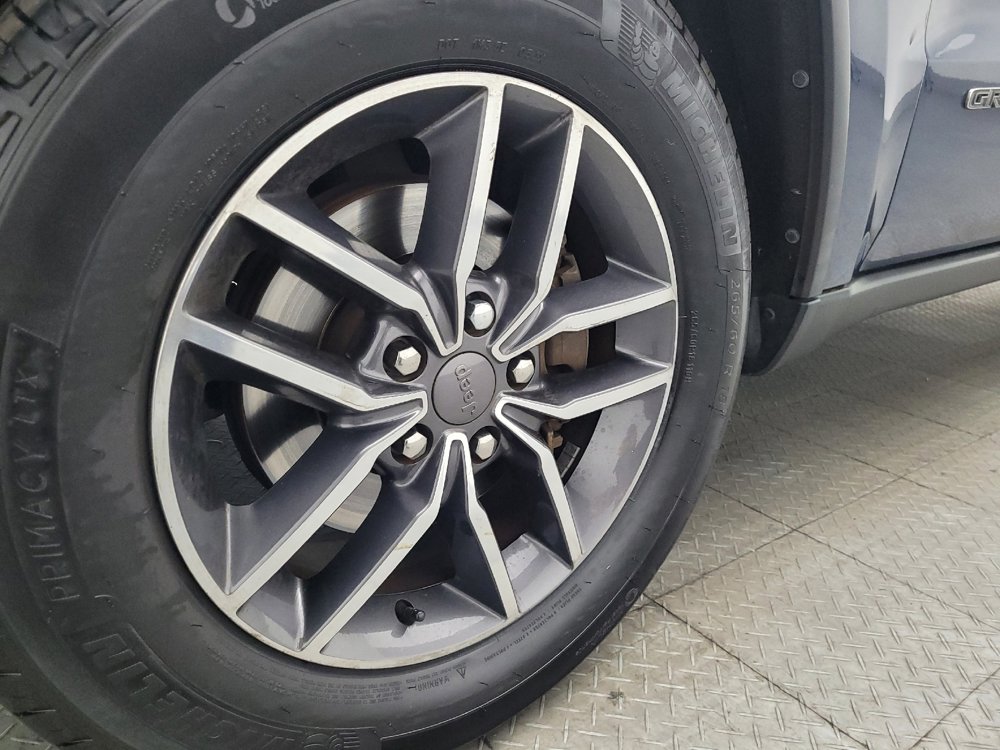 Used 2019 Jeep Grand Cherokee Limited image 31