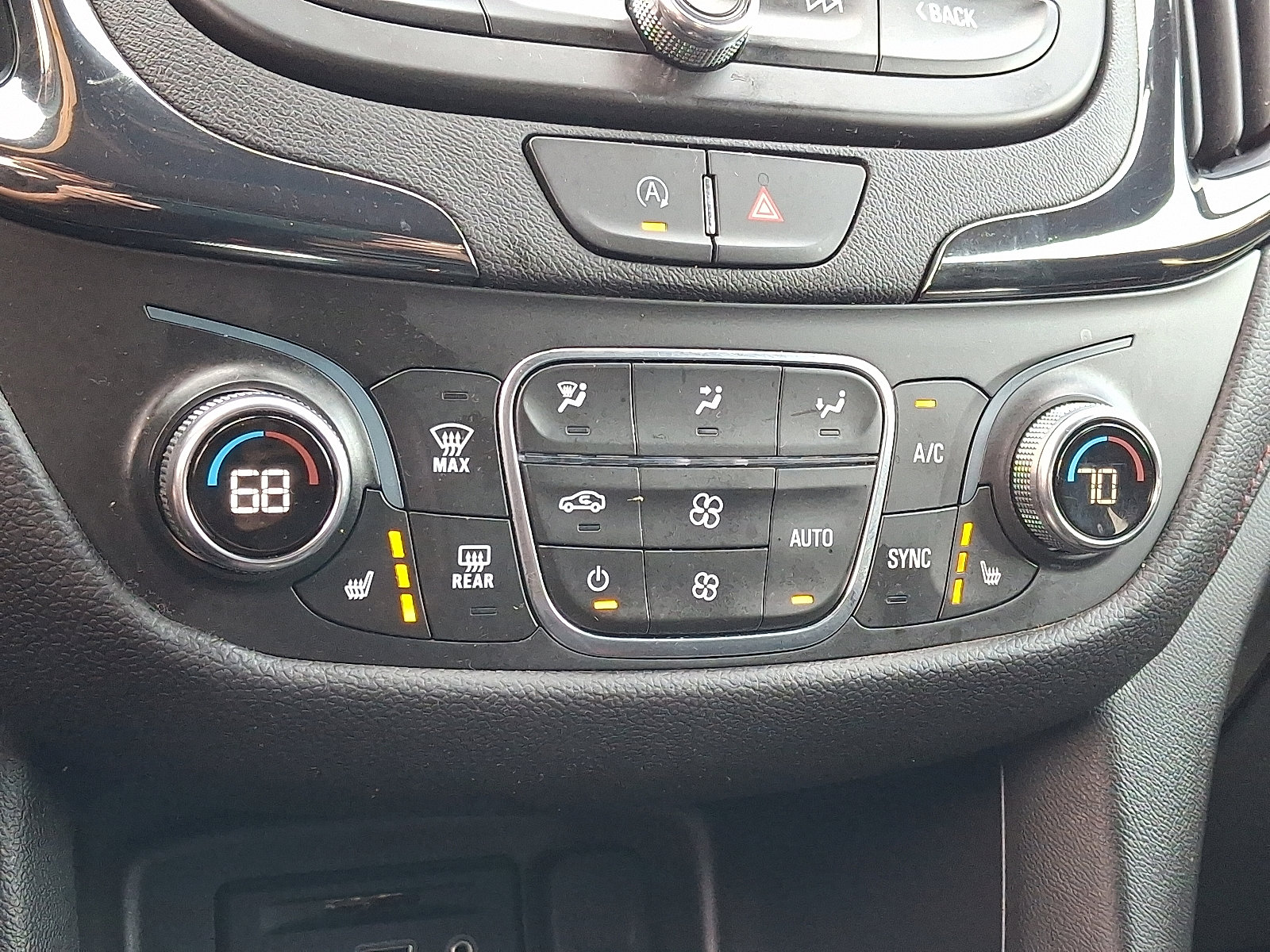 Used 2024 Chevrolet Equinox RS w/ RS Leather Package AWD/4WD image 17