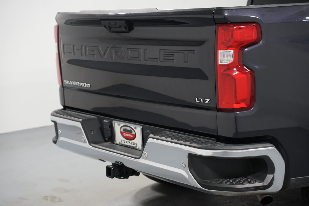Used 2022 Chevrolet Silverado 1500 LTZ w/ LTZ Convenience Package II RWD image 9