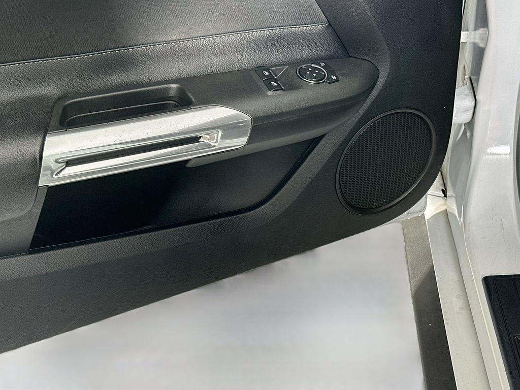 Used 2016 Ford Mustang Coupe RWD image 19