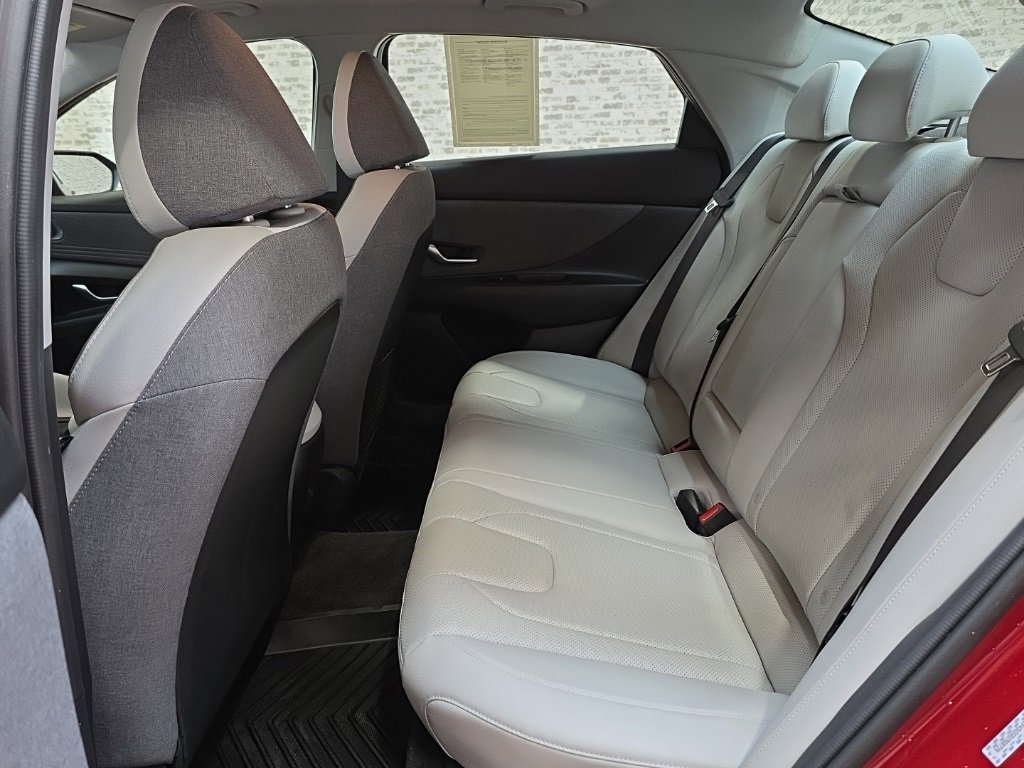 Used 2024 Hyundai Elantra Limited image 14