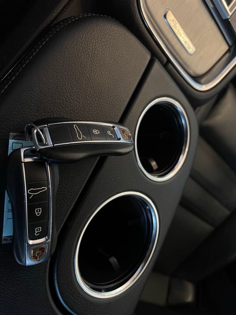 Used 2017 Porsche Panamera 4S image 24