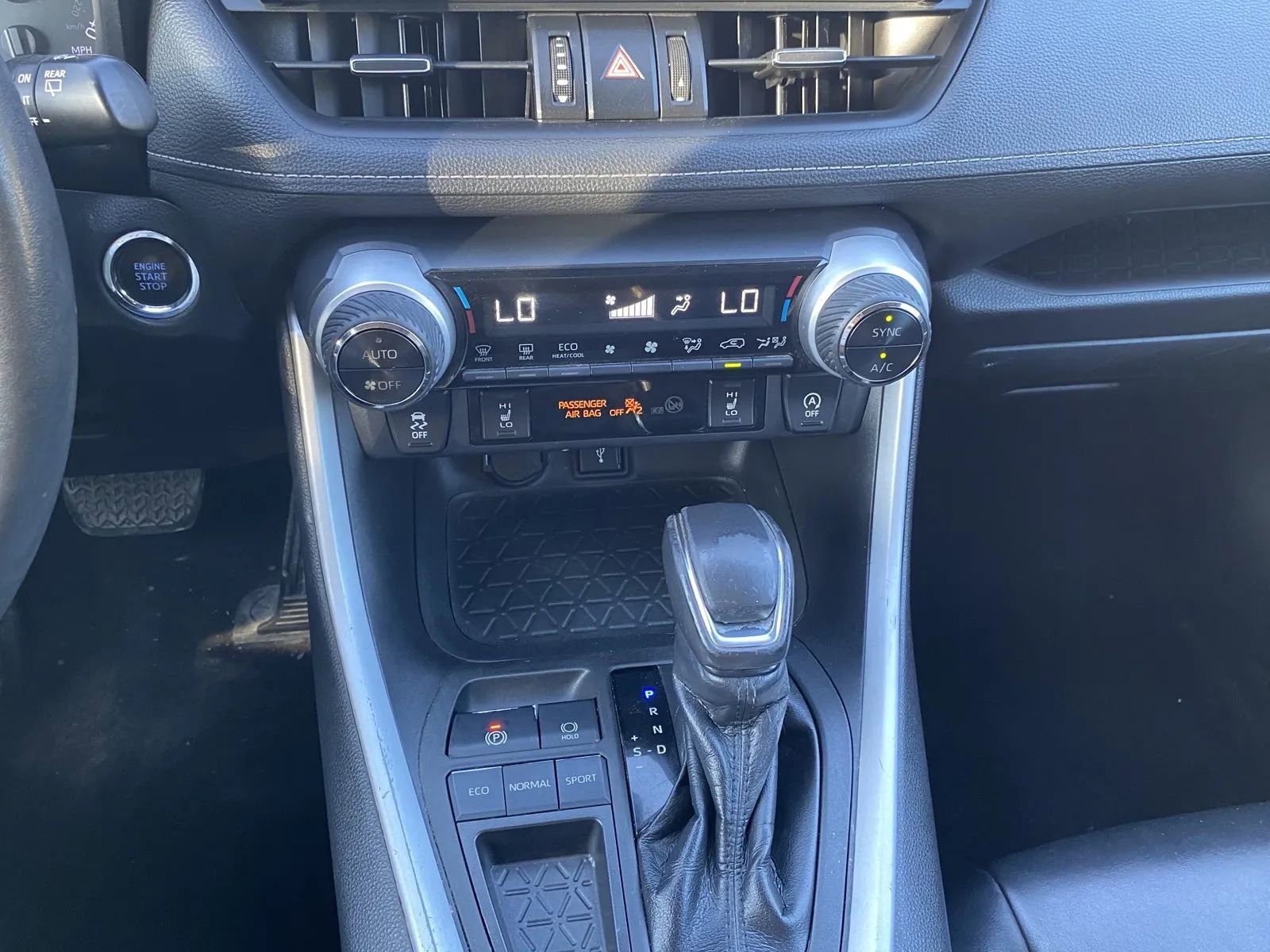 Used 2020 Toyota RAV4 XLE Premium image 12