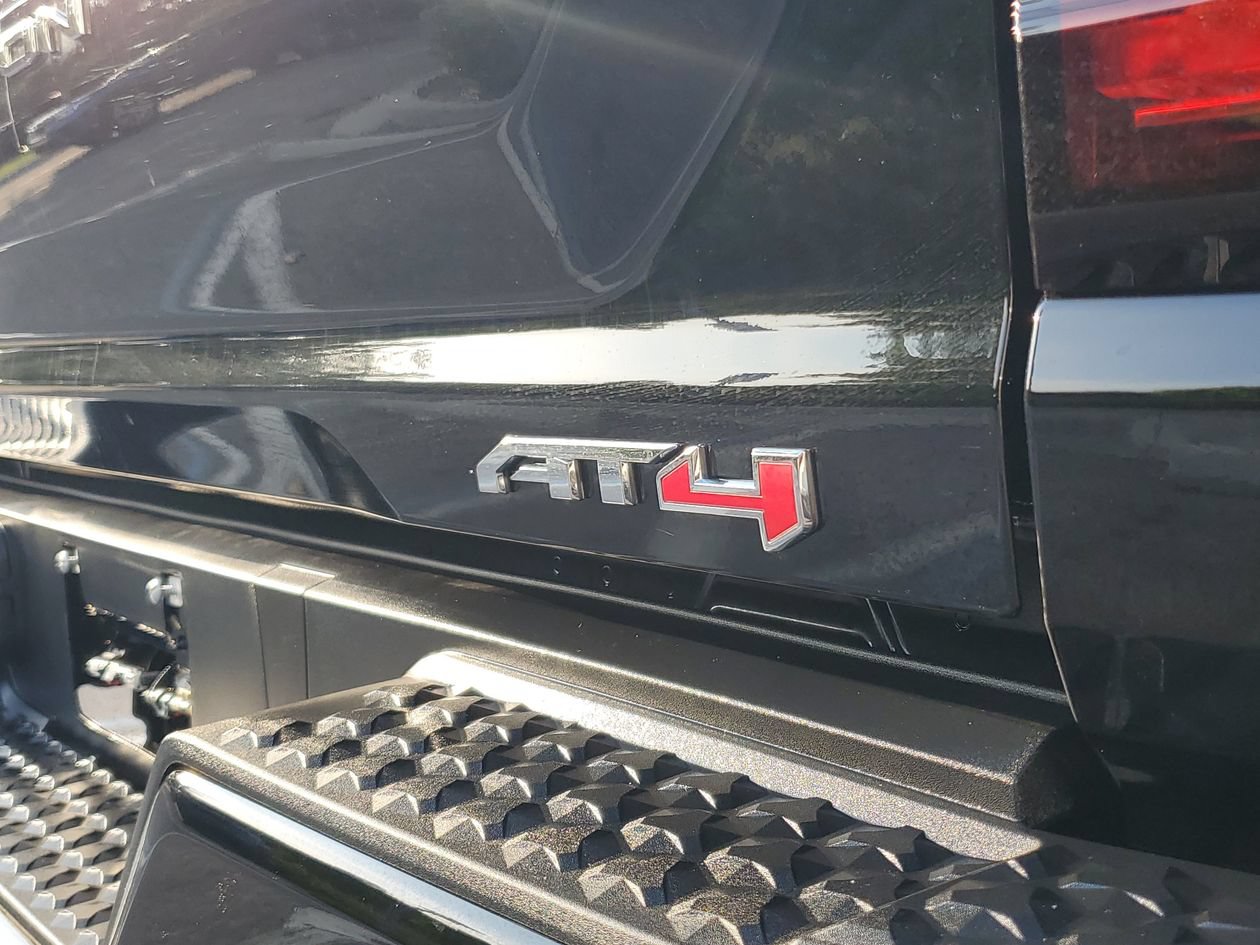 Used 2024 GMC Canyon AT4 AWD/4WD image 7