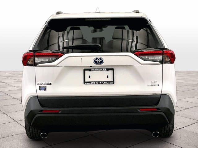 Used 2021 Toyota RAV4 LE AWD/4WD image 4