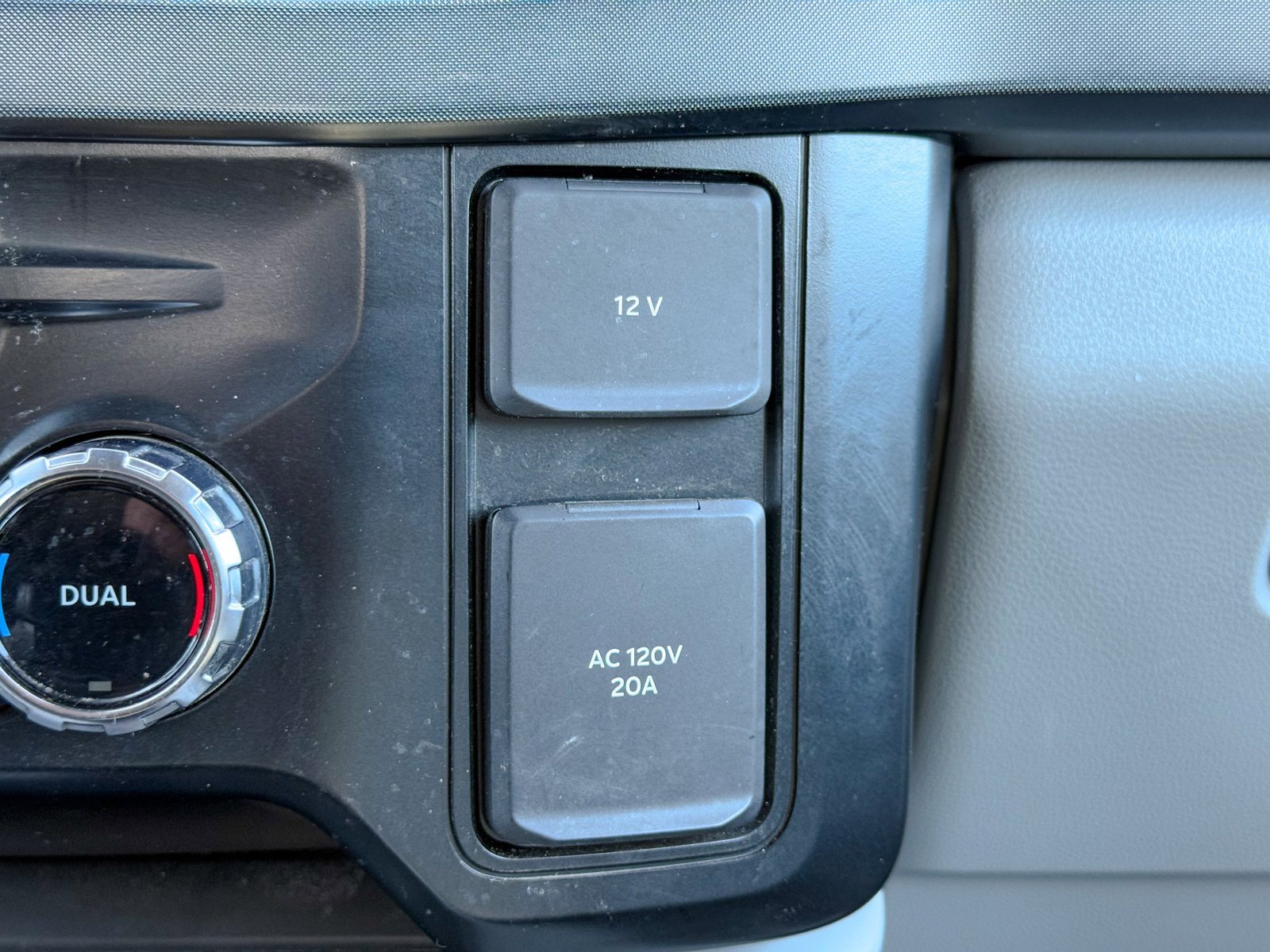 Certified 2024 Ford F350 Limited image 29