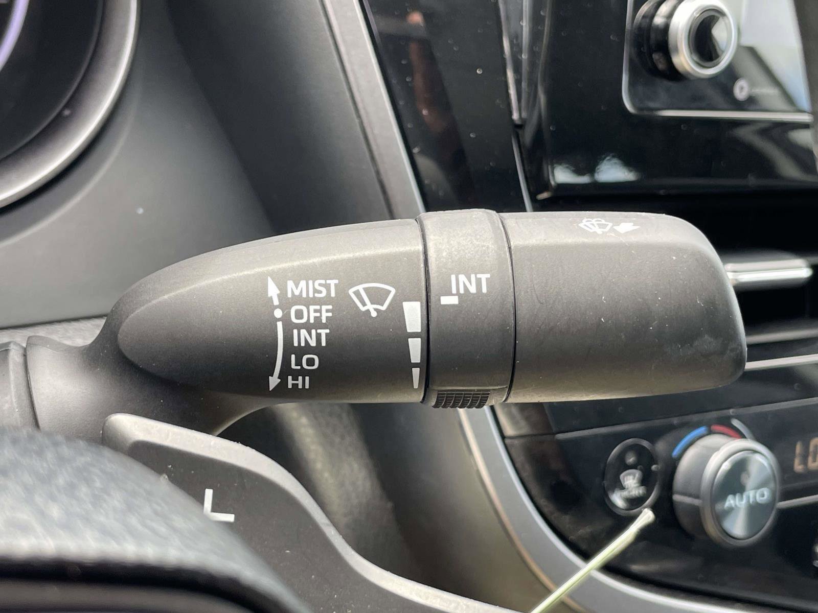 Used 2022 Toyota Camry SE image 20