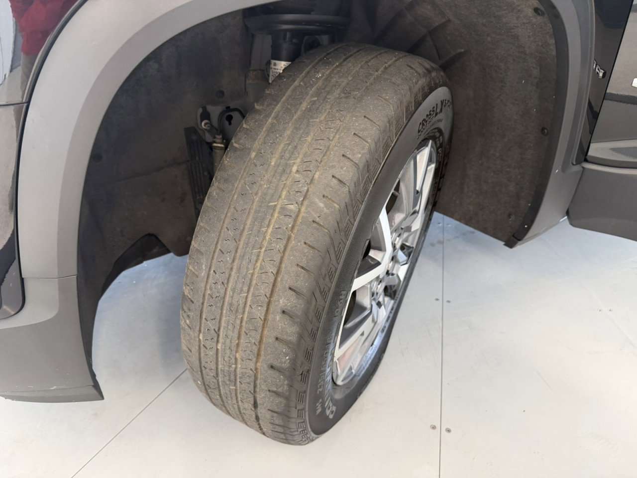 Used 2023 GMC Acadia SLT image 44