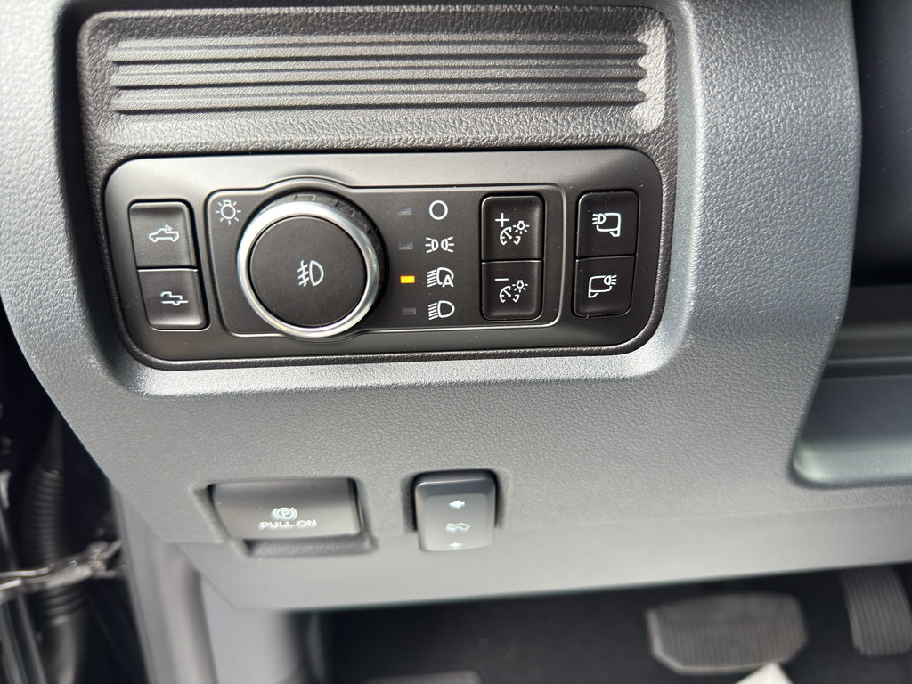 New 2026 Ford F250 Platinum w/ FX4 Off-Road Package image 10