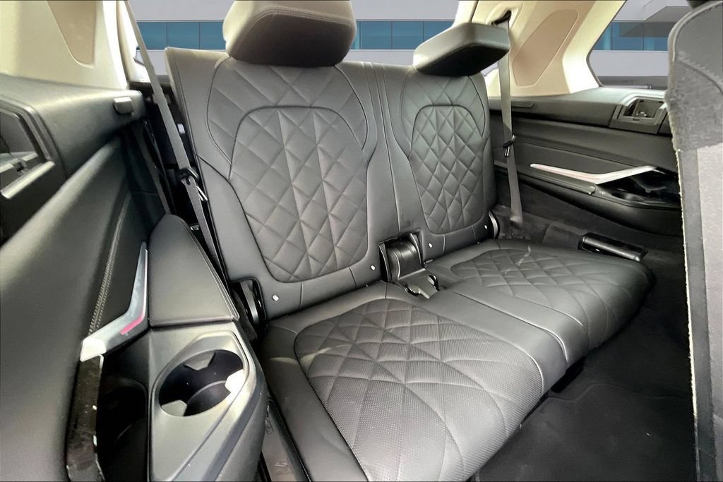 Used 2025 BMW X7 xDrive40i AWD/4WD image 26