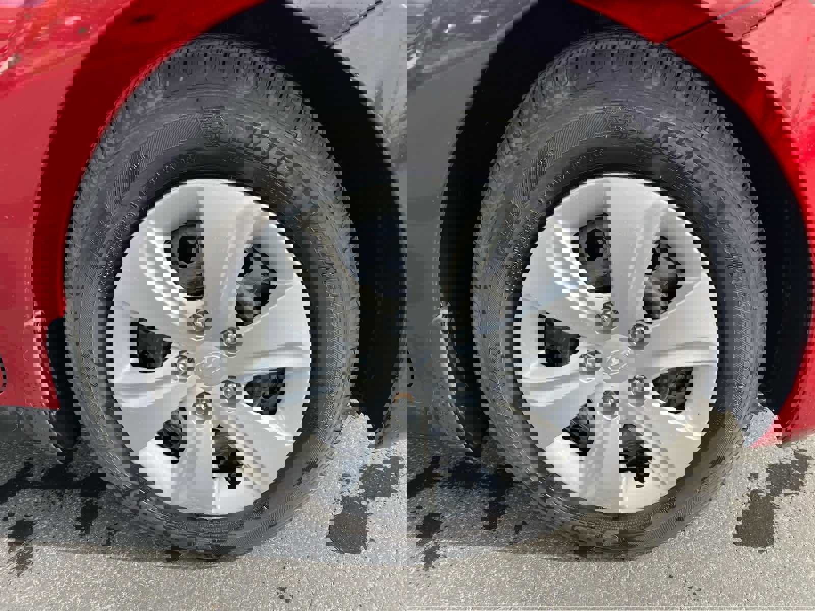 Used 2016 Hyundai Elantra SE image 16