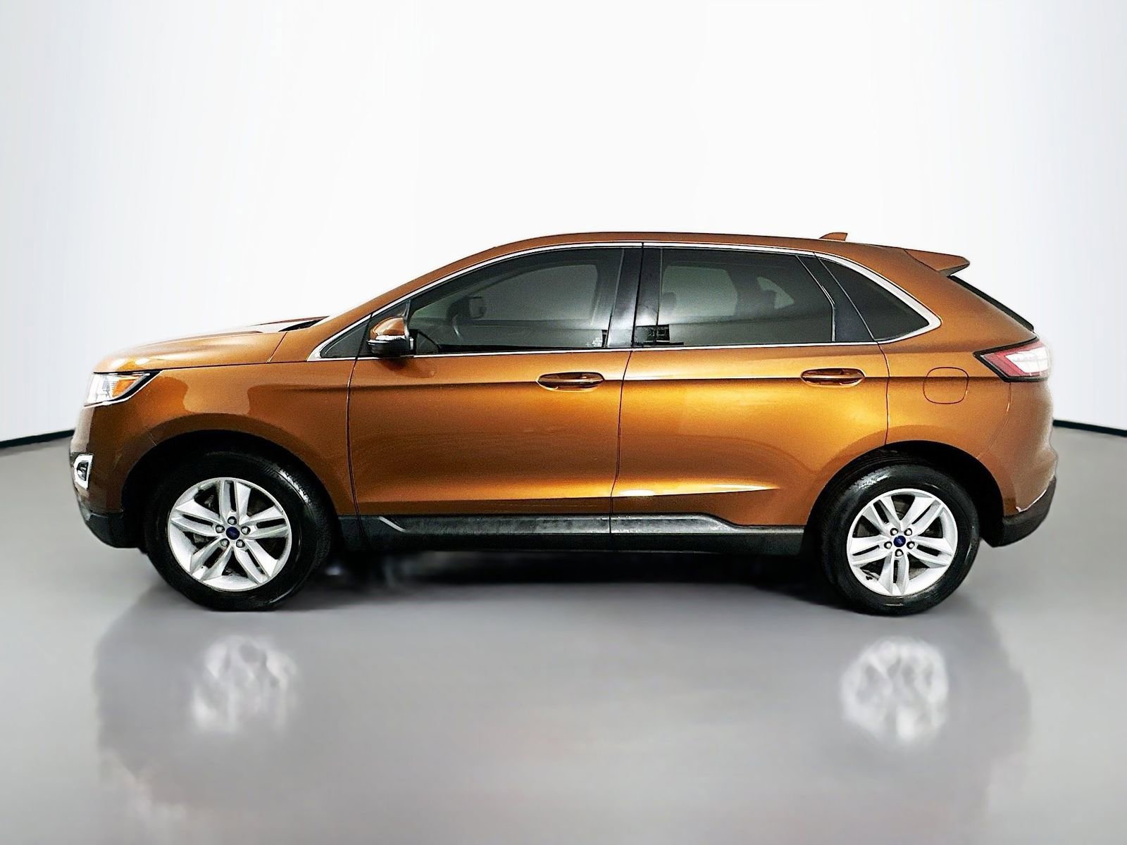 Used 2017 Ford Edge SEL w/ Equipment Group 201A FWD image 4